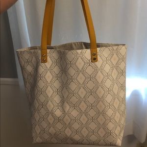 Around Town tote- Dotted Geo Pebble